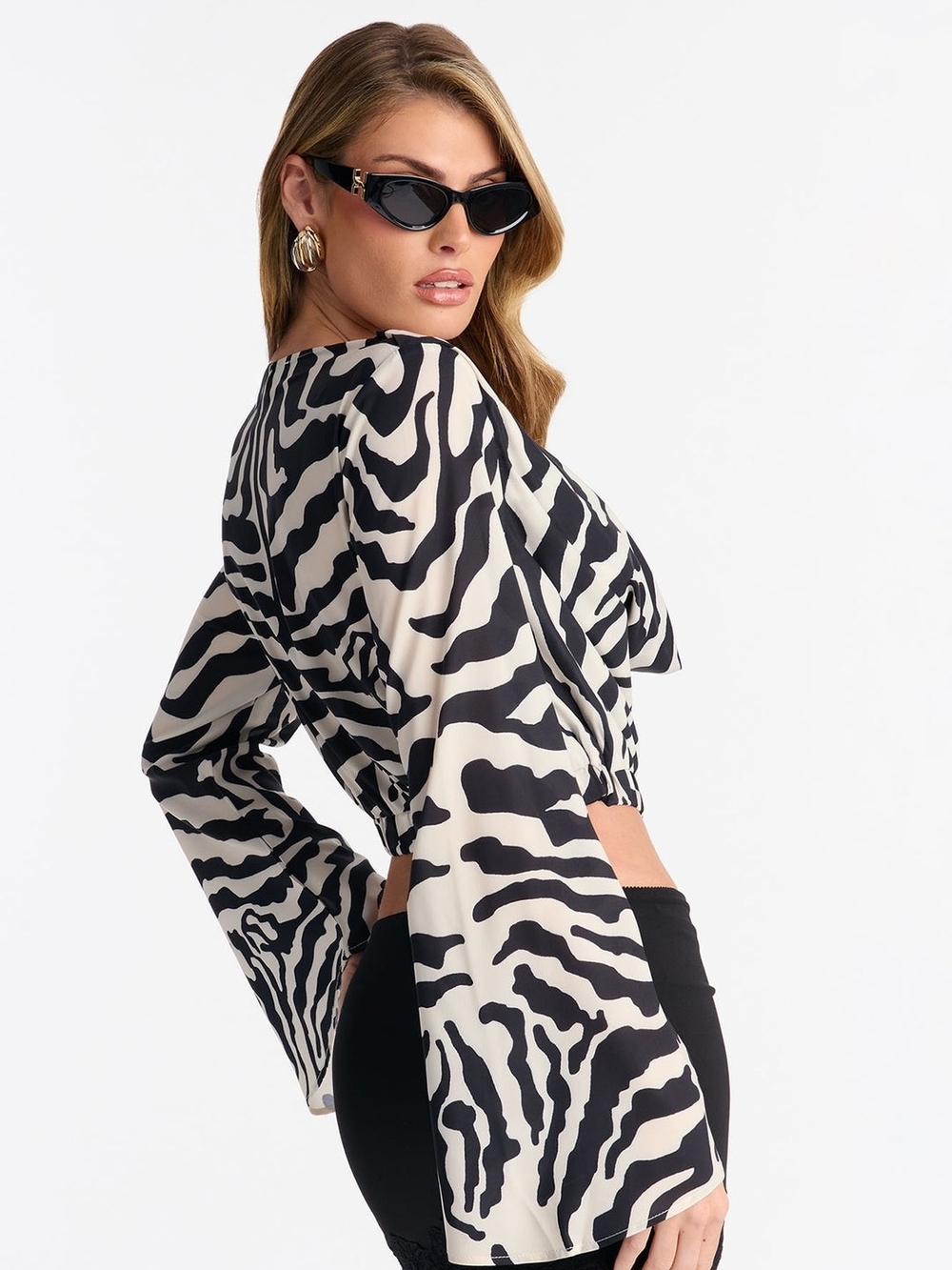Cowl Neck Zebra Print Crop Top - Black & White - Picture 2 of 3